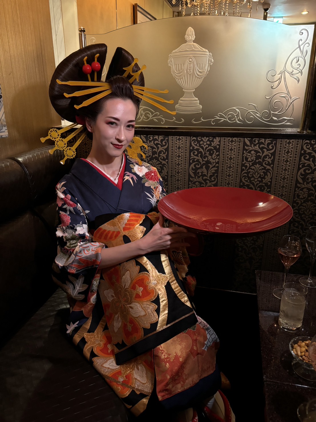 節分で花魁の仮装をした銀座のホステス