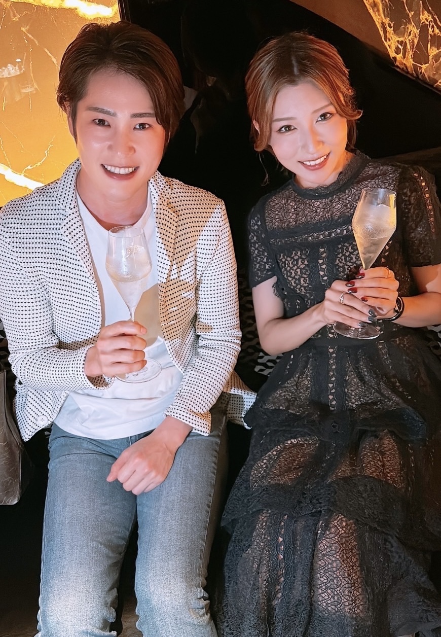 コミケが終わった後、一緒にコスプレしたホステスと同伴した際の写真