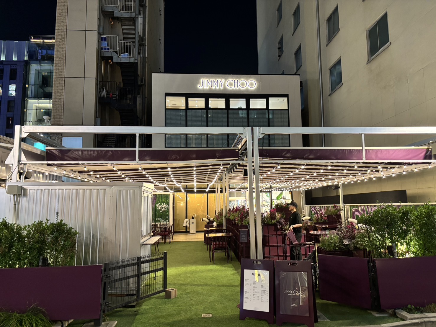 JIMMY CHOO Street Café Ginzaの外観